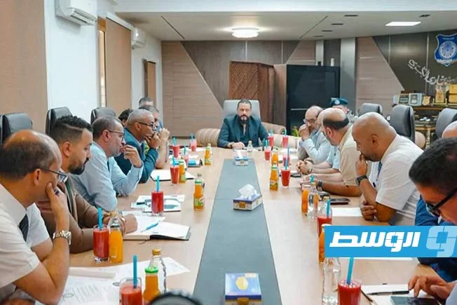 اجتماع شامل في بنغازي لتعزيز نظام الدفع الإلكتروني في المدارس الخاصة