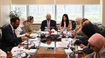 اجتماع وزير الصناعة والمشاط لوضع استراتيجية لمعالجة آلية تعديل حدود انبعاثات الكربون