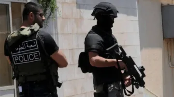 احتجاز فتاة بعد خداعها بصفة أمنية مزيفة… و’المعلومات’ تلقي القبض عليه في الشمال (صورة)