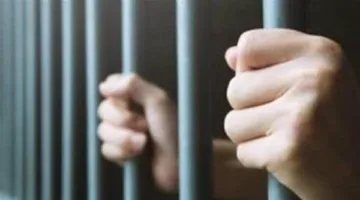 احتجاز والد «طفل العسلية» للتحقيق وإطلاق سراح الشاب