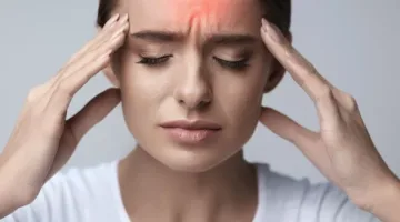 احترس من هذه الأطعمة: 4 عوامل خفية تؤثر سلباً على صحة دماغك تدريجياً.