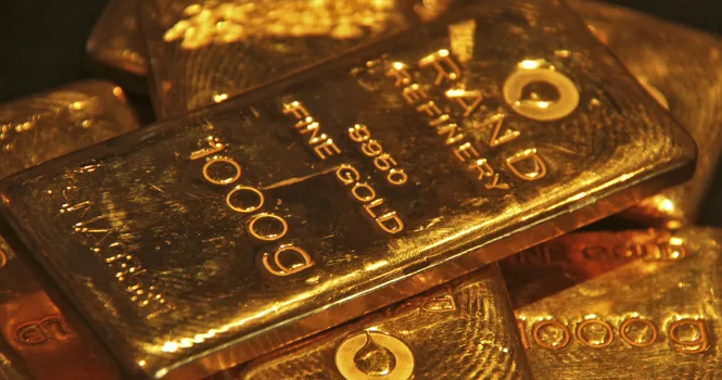ارتفاع أسعار الذهب مع انخفاض الدولار ومخاوف من تصعيد جمركي قبل موعد 9 يوليو