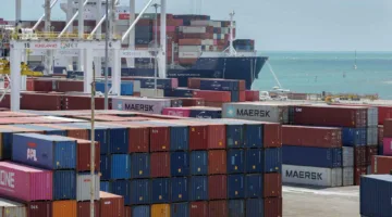 ارتفاع العجز التجاري الأمريكي بنسبة 18.7% في مايو نتيجة انخفاض الصادرات