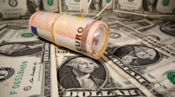 ارتفاع اليورو وانخفاض مؤشر الدولار بعد التوصل إلى اتفاق تجاري بين أمريكا وأوروبا