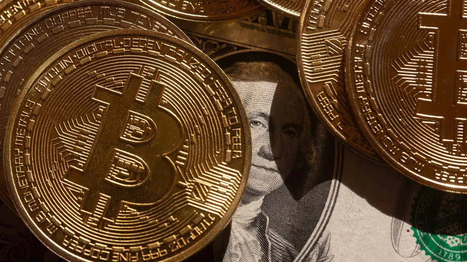 ارتفاع سعر بتكوين الجديد يعزز الأسهم المتصلة بالعملات المشفرة في الولايات المتحدة ارتفاع سعر بتكوين الجديد يعزز الأسهم المتصلة بالعملات المشفرة في الولايات المتحدة