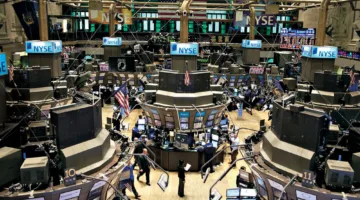 ارتفاع مؤشرات وول ستريت بفعل التفاؤل حول تخفيض أسعار الفائدة