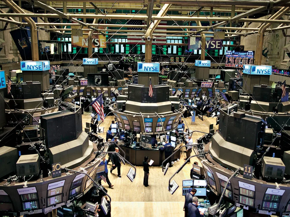 ارتفاع مؤشرات وول ستريت بفعل التفاؤل حول تخفيض أسعار الفائدة ارتفاع مؤشرات وول ستريت بفعل التفاؤل حول تخفيض أسعار الفائدة