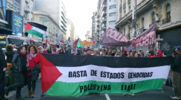 تظاهرة في كاليفورنيا تطالب بإنهاء فوري لإطلاق النار في غزة