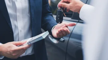 ازدياد المعروض يحافظ على التخفيضات في سوق السيارات المصرية