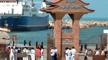 استئناف نشاط ميناء العريش البحري عقب تحسن الظروف الجوية