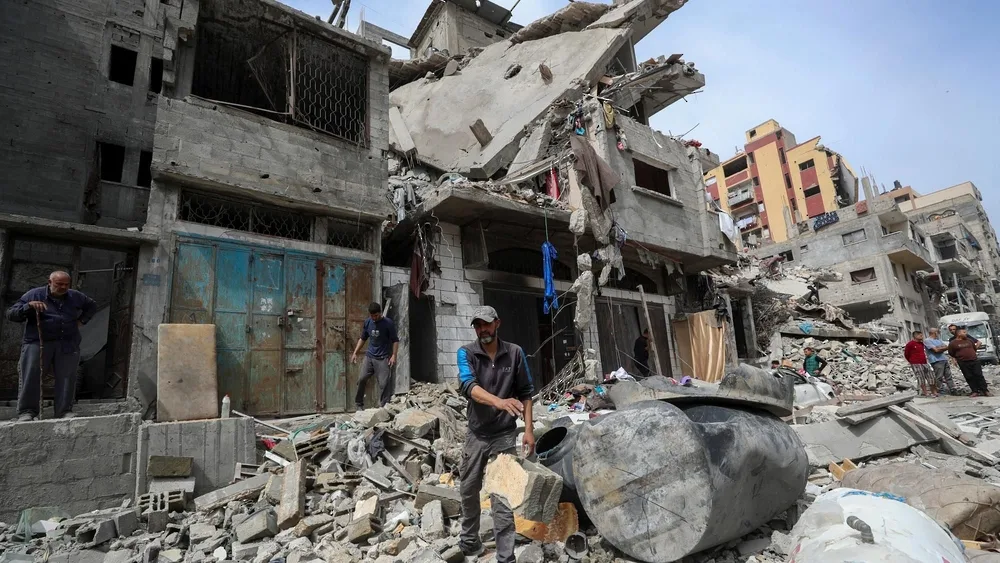 استشهاد 13 فلسطينيًا جراء قصف القوات الإسرائيلية في قطاع غزة استشهاد 13 فلسطينيًا جراء قصف القوات الإسرائيلية في قطاع غزة