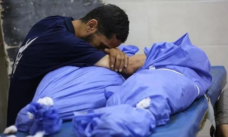 استشهاد 132 فلسطينياً في غزة منذ صباح اليوم، بينهم 94 من طالبي المساعدات. استشهاد 132 فلسطينياً في غزة منذ صباح اليوم، بينهم 94 من طالبي المساعدات.