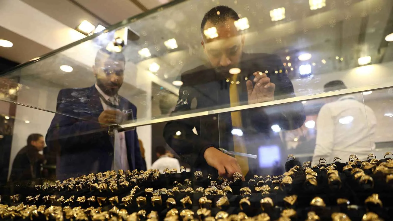 استقرار أسعار الذهب في مصر.. وسعر “عيار 21” يصل إلى 4675 جنيهاً استقرار أسعار الذهب في مصر.. وسعر “عيار 21” يصل إلى 4675 جنيهاً