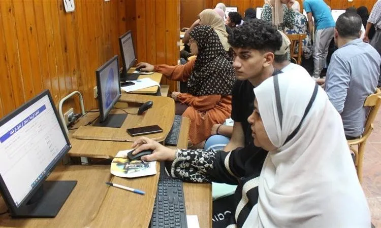 استكشف طرق الالتحاق بالجامعات الحكومية والمعاهد لخريجي الثانوية العامة