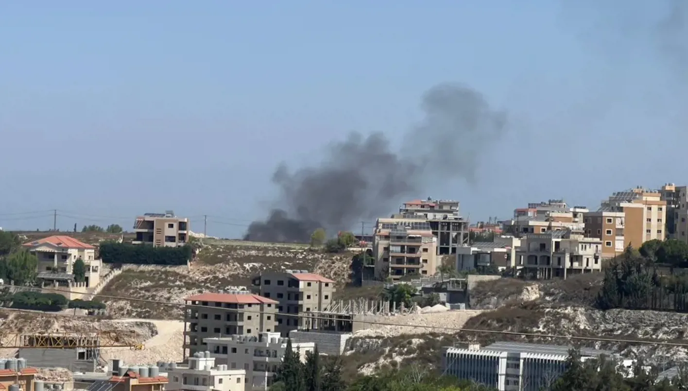 استمرار الاعتداءات: عملية توغل إسرائيلية في ميس الجبل وتفجير جرّافتين لرفع الأنقاض (فيديو)