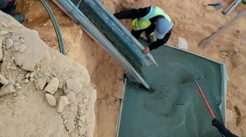 استمرار تطوير الطرق التي تربط الشط بالمنطقة الساحلية في تاجوراء