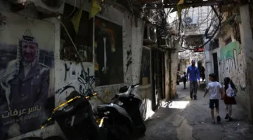 اشتباكات بين تجار المخدرات تُجبر سكان مخيم شاتيلا على النزوح.. وتبرز عدم الحاجة للسلاح الفلسطيني في المخيمات.