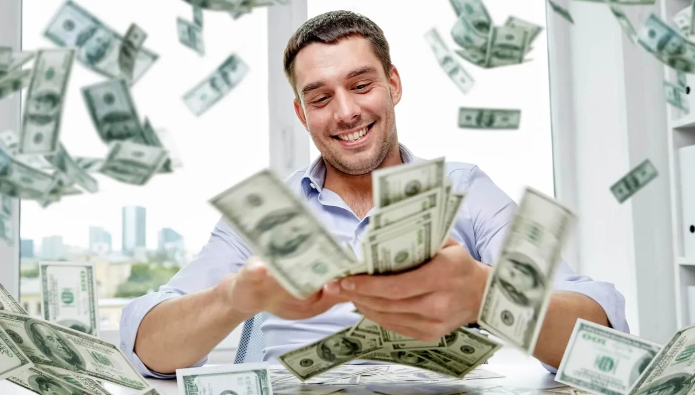 اشترى منزلًا بـ500 ألف واليوم أصبح مليونيرًا! اكتشفوا “مليونيرات الصدفة” في دبي. اشترى منزلًا بـ500 ألف واليوم أصبح مليونيرًا! اكتشفوا “مليونيرات الصدفة” في دبي.