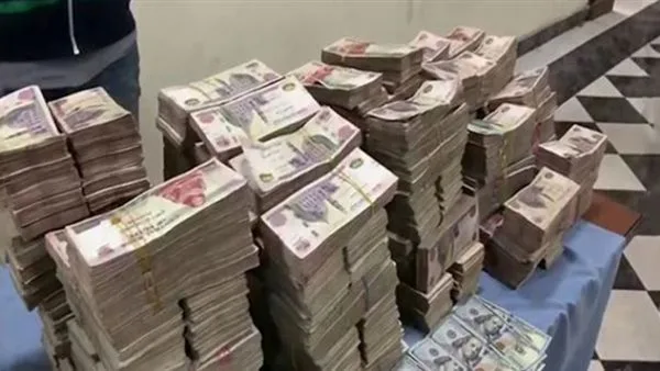 اعترافات مثيرة لسائق متهم بسرقة 6 ملايين جنيه من مكان عمله اعترافات مثيرة لسائق متهم بسرقة 6 ملايين جنيه من مكان عمله
