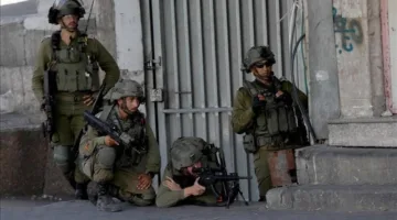 اعتقال مجموعة من الفلسطينيين في مناطق متعددة من الضفة الغربية
