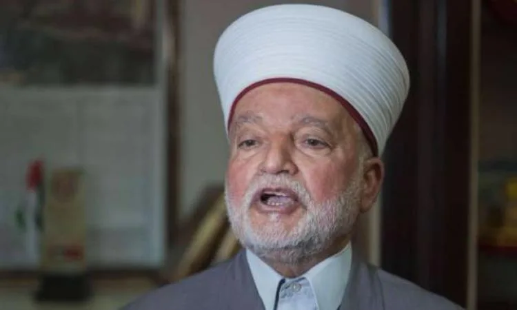 اعتقال مفتي القدس من داخل المسجد الأقصى بواسطة الاحتلال الإسرائيلي اعتقال مفتي القدس من داخل المسجد الأقصى بواسطة الاحتلال الإسرائيلي