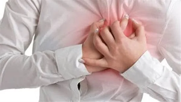 اكتشف الفروقات بين علامات أزمة القلب ومشكلات الجهاز الهضمي.. فيديو