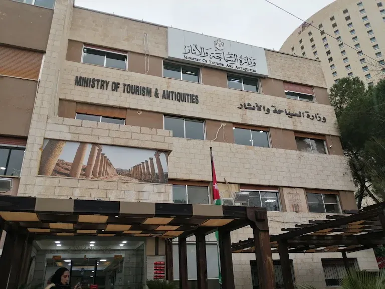 الأردن يلغى رسوم تراخيص المؤسسات الفندقية والسياحية الأردن يلغى رسوم تراخيص المؤسسات الفندقية والسياحية