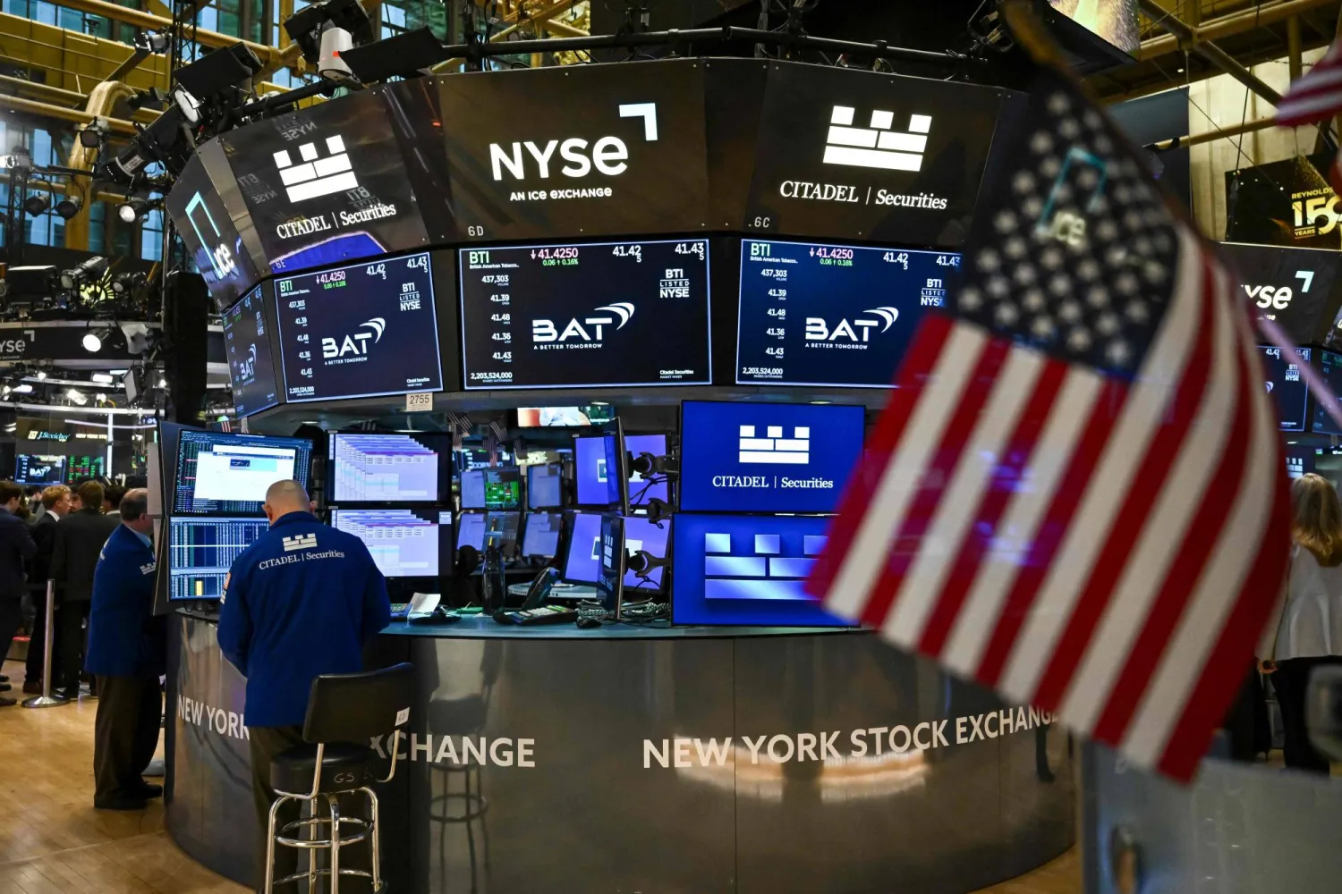 الأسهم الأمريكية تتقلب حول أعلى مستوياتها التاريخية الأسهم الأمريكية تتقلب حول أعلى مستوياتها التاريخية