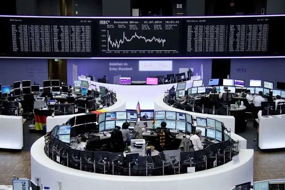 الأسواق الأوروبية تشهد انخفاضاً بسبب اختلاف أداء الشركات المالية الأسواق الأوروبية تشهد انخفاضاً بسبب اختلاف أداء الشركات المالية