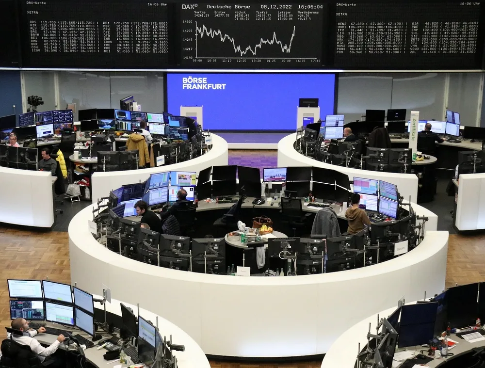 الأسواق الأوروبية تصل إلى أعلى مستوياتها بفضل التفاؤل حول اتفاق محتمل مع الولايات المتحدة. الأسواق الأوروبية تصل إلى أعلى مستوياتها بفضل التفاؤل حول اتفاق محتمل مع الولايات المتحدة.