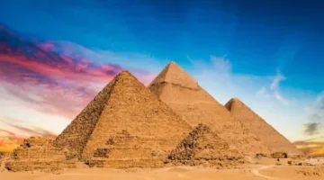 الأهرامات تحتل موقع الصدارة في خريطة السياحة العالمية.. والخبراء: المتحف الكبير يمثل تحولاً في الثقافة المصرية