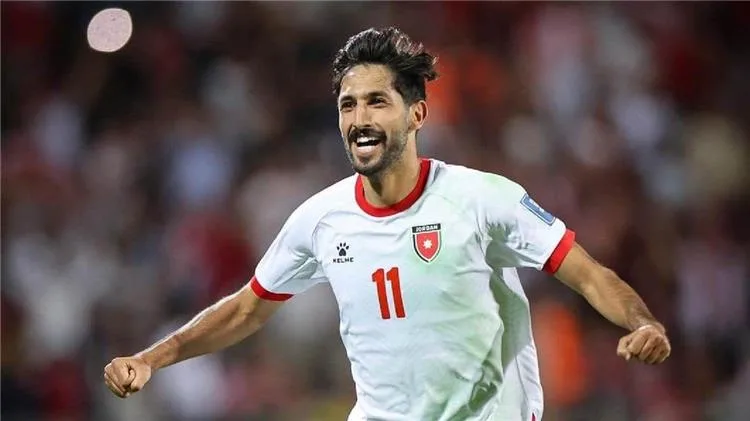 الأهلي يبدأ محادثات مع لاعب عربي مشهور الأهلي يبدأ محادثات مع لاعب عربي مشهور