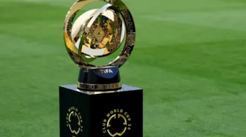 الأهلي يتحمل 300 ألف دولار لتغطية نفقات الخبير الأمريكي في تقليص الضرائب على مكافآت المونديال.