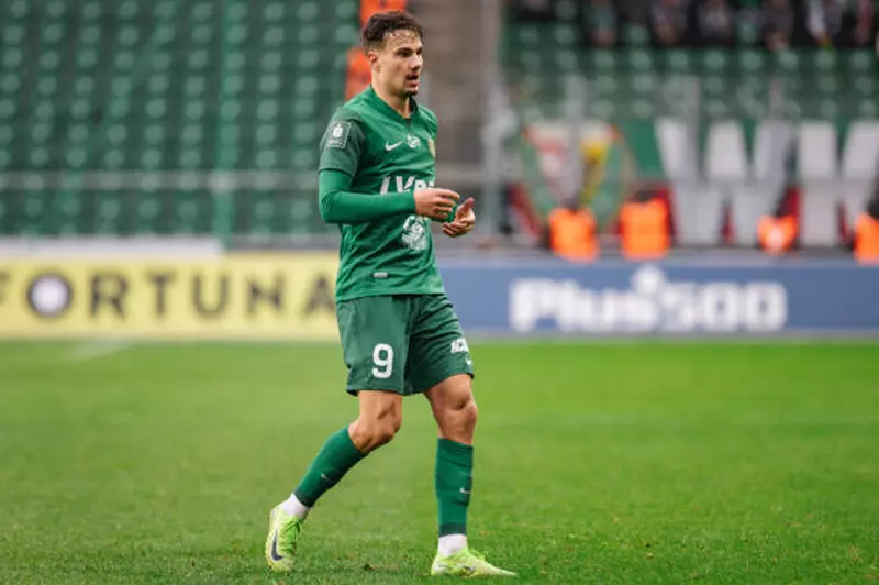 الأهلي يتفوق على 3 فرق… مستقبل أسد الحملاوي في الإعلام البولندي الأهلي يتفوق على 3 فرق… مستقبل أسد الحملاوي في الإعلام البولندي