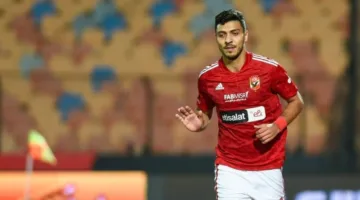 الأهلي يحل النزاع بين محمد شريف وجراديشار حول الرقم 10