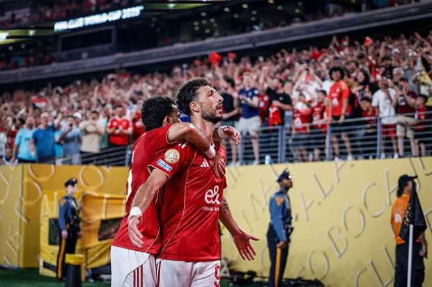 الأهلي يستغني عن 11 لاعبًا دفعة واحدة رسميًا.. وثلاثة لاعبين جدد في الأفق الأهلي يستغني عن 11 لاعبًا دفعة واحدة رسميًا.. وثلاثة لاعبين جدد في الأفق