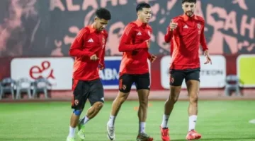 الأهلي يغادر إلى تونس اليوم لإجراء معسكر تدريبي خارجي استعداداً للموسم المقبل.