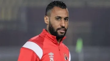 الأهلي يملك السلطة في اتخاذ قرارات بخصوص اللاعبين.. حسام عاشور يتحدث عن موقف وسام أبو علي