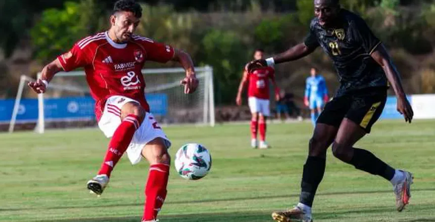 الأهلي ينتصر على الملعب التونسي بأربعة أهداف في مباراة ودية.. محمد شريف يسجل هدفين وبن شرقي يضيف هدفًا أيضًا الأهلي ينتصر على الملعب التونسي بأربعة أهداف في مباراة ودية.. محمد شريف يسجل هدفين وبن شرقي يضيف هدفًا أيضًا