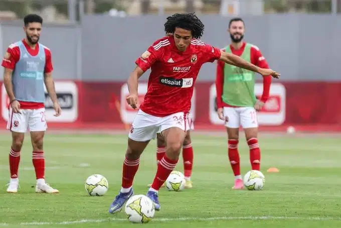 الأهلي يوافق على انتقال لاعب الوسط ويتفاوض حول 3 عروض من أوروبا ومصر | التفاصيل الأهلي يوافق على انتقال لاعب الوسط ويتفاوض حول 3 عروض من أوروبا ومصر | التفاصيل
