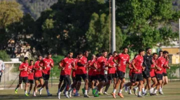 الأهلي يُجري تمارين على فترتين خلال معسكره في تونس