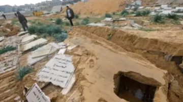 الأوقاف الفلسطينية: نبش الاحتلال للمقابر في خان يونس يعد انتهاكاً صارخاً