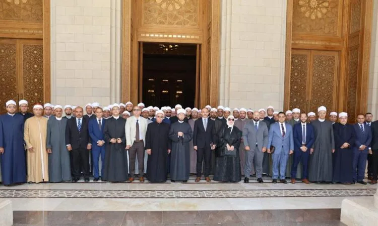 الأوقاف تمنح تكريمًا لـ 40 إمامًا من مديرية القليوبية بعد إتمامهم دورة تدريبية شاملة الأوقاف تمنح تكريمًا لـ 40 إمامًا من مديرية القليوبية بعد إتمامهم دورة تدريبية شاملة