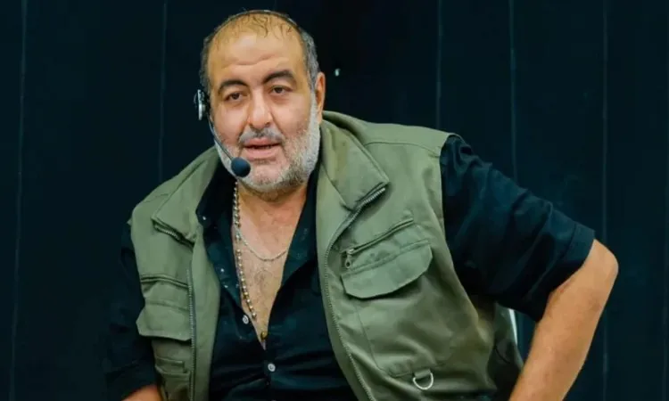 الإعلامي سامح عبد العزيز ينبه إلى مخاطر تلوث الدم: أعراض يجب عدم إغفالها. الإعلامي سامح عبد العزيز ينبه إلى مخاطر تلوث الدم: أعراض يجب عدم إغفالها.