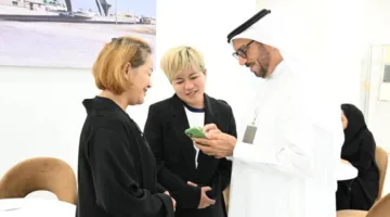 «الإقامة الذهبية» لسيدتين من تايلاند المشاركتين في «مهرجان دبي للرطب 2025»