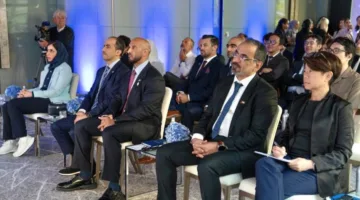 الإمارات تعمل على تطوير نموذج إعلامي يبرز القيم الإنسانية.