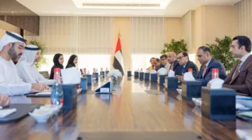 الإمارات وباكستان تستعرضان سبل التعاون في القطاع المالي