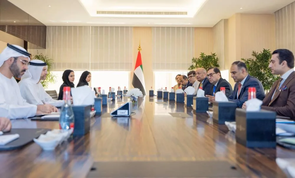 الإمارات وباكستان تستعرضان سبل التعاون في القطاع المالي الإمارات وباكستان تستعرضان سبل التعاون في القطاع المالي