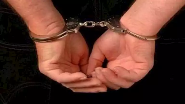 الإمساك بالمتهم باقتحام مطعم وتدمير محتوياته في فيصل الإمساك بالمتهم باقتحام مطعم وتدمير محتوياته في فيصل