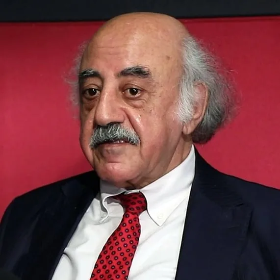 الإنسان: من الوجود إلى الجوهر الإنسان: من الوجود إلى الجوهر